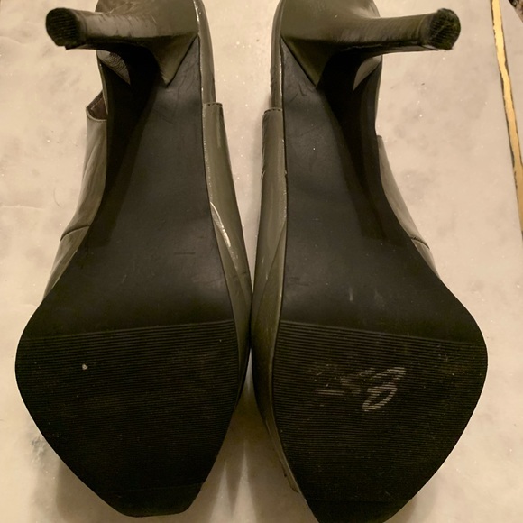 Brand New W/0 tag Grey Steve Madden heels, - Picture 4 of 4